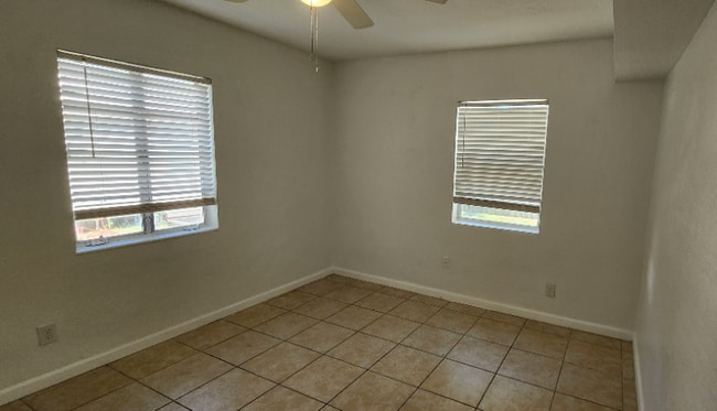Building Photo - 1579 Avocado Ave