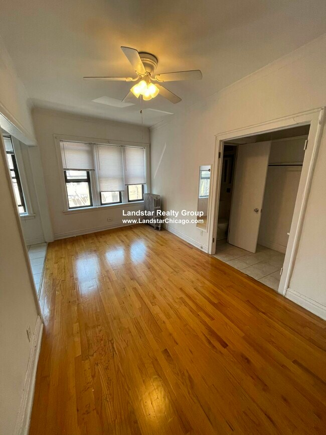 Building Photo - 3812 N Pine Grove Ave