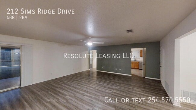 Foto del edificio - 212 Sims Ridge Dr