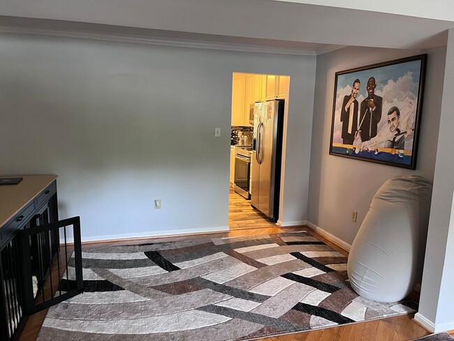 Building Photo - Updated Townhouse In Saratoga