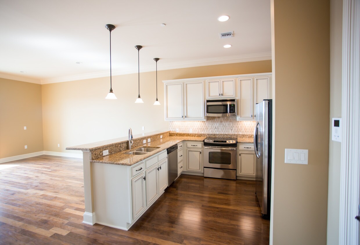 Foto principal - 820 N Thompson Ln