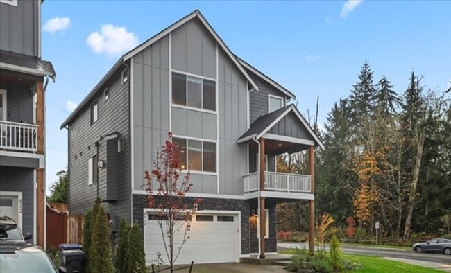 Building Photo - Beautiful and Spacious 5 Bedroom Home Air-...