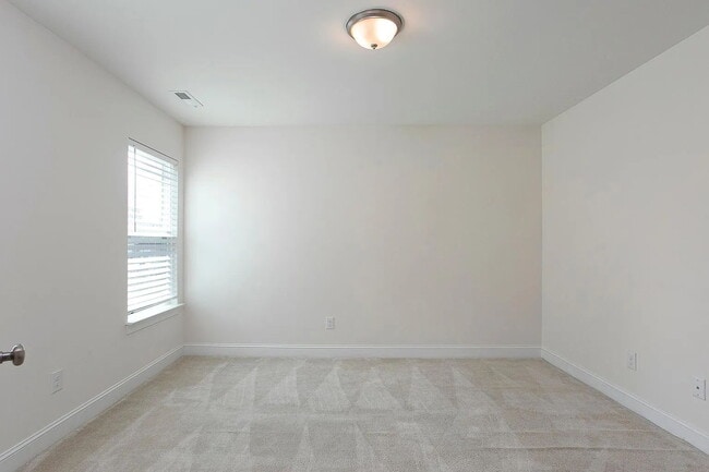 Building Photo - Gorgeous Garner Home with Primary on Main and Open Living Area