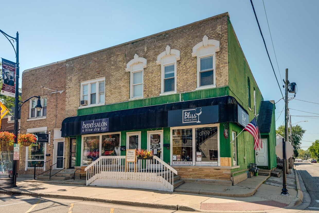 201 S Main St Unit 4, Wauconda, IL 60084 Condo for Rent in Wauconda