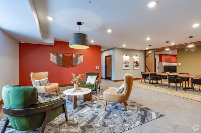 Lobby - Aloma