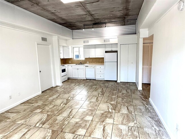 Foto del edificio - 1255 NE 128th St