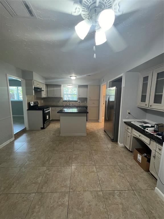 Foto del edificio - 9407 Spellman Rd