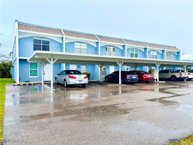 Building Photo - 4520 SW 8th Pl