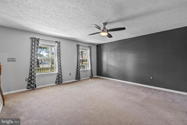 Building Photo - 17141 Mount Airy Rd