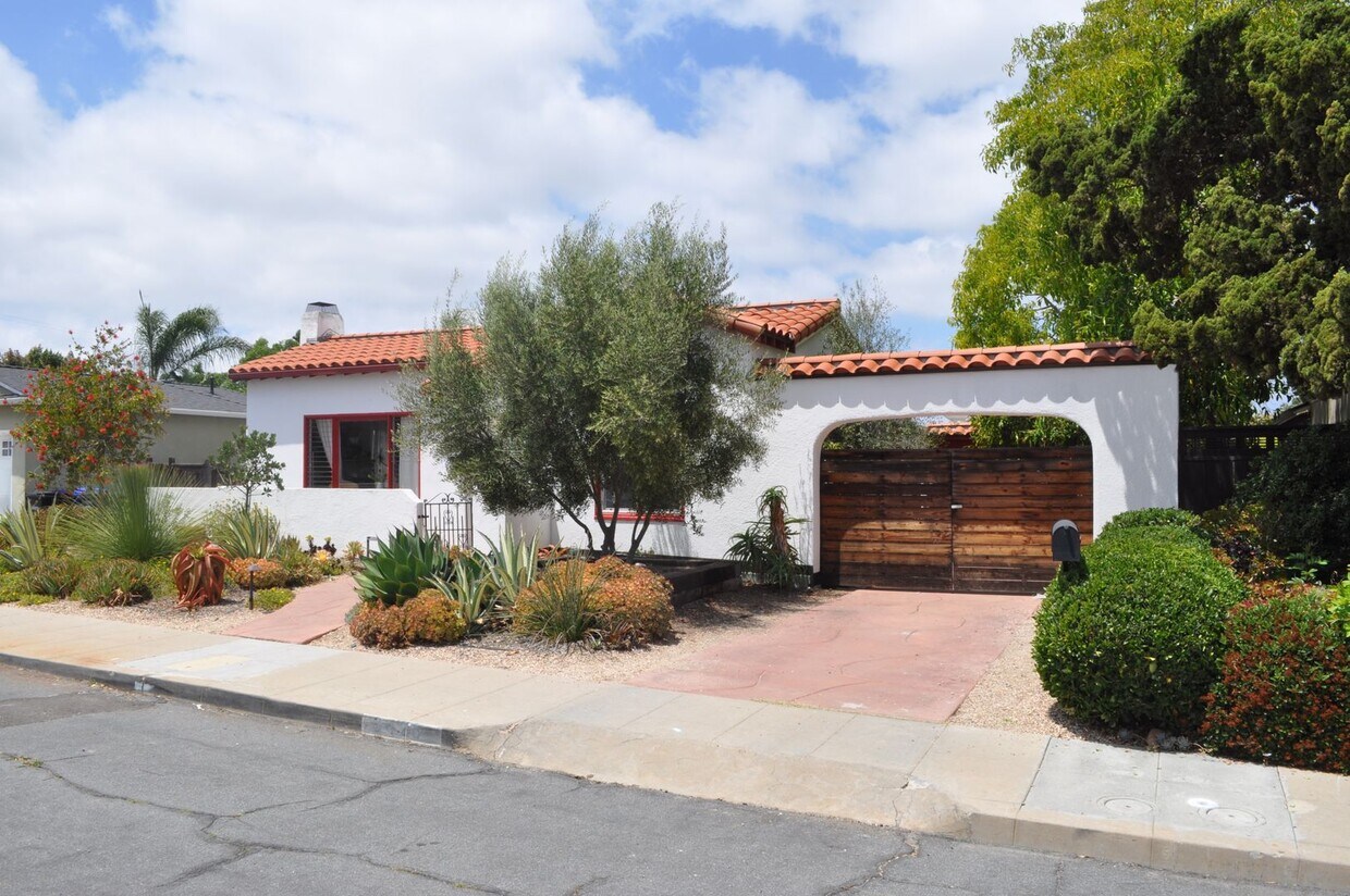 Primary Photo - North Park 4BR/ 2BA "1,800 Square Feet" Si...