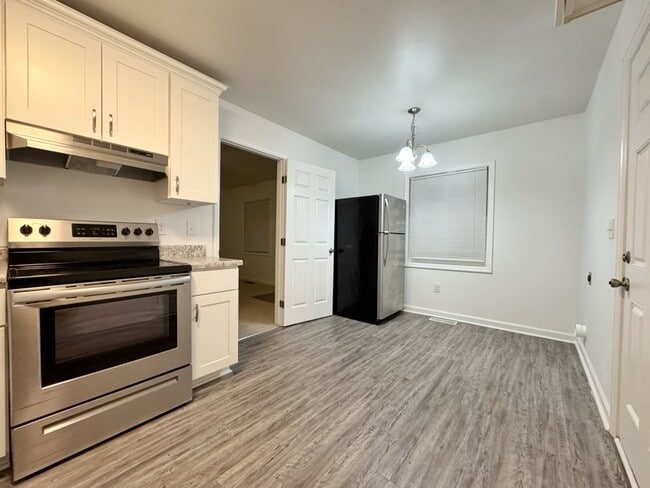 Foto del edificio - 613 W 4th Ave