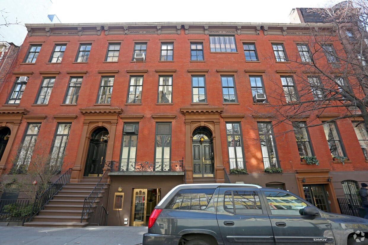 Fotografía del edificio - 62-66 W 11th St