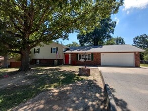 Building Photo - 109 Vaughan Ct