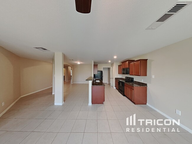 Building Photo - 332 Summer Horse Dr
