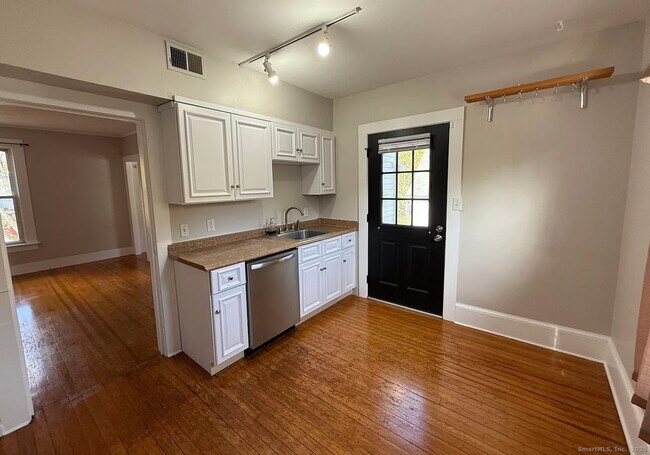 Foto del edificio - 1752 Farmington Ave