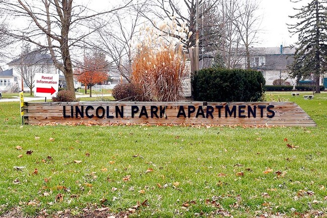 Foto del edificio - LINCOLN PARK APARTMENTS