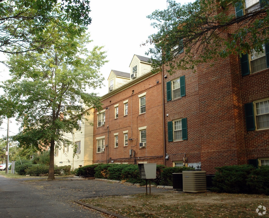 Building Photo - 906 Jefferson St