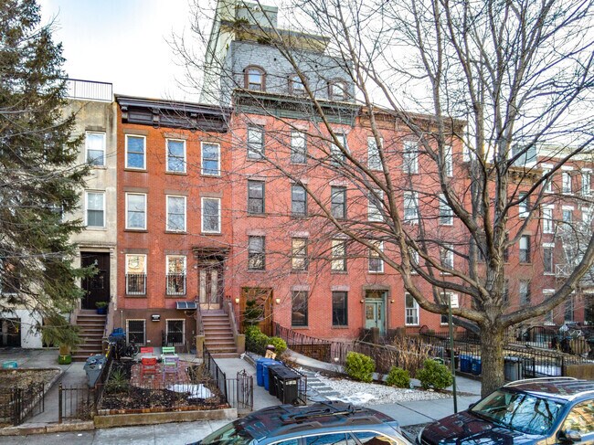 Building Photo - 116 3rd Pl