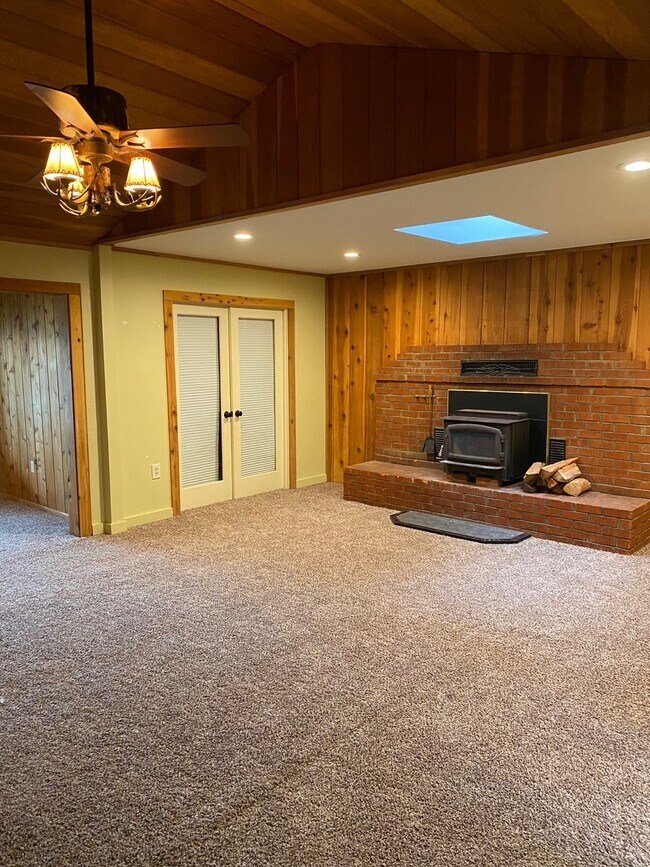 Living Room - 8170 Buckthorn Trl