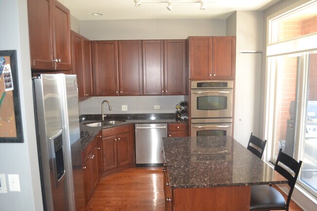 Foto del edificio - 1117 W Monroe St