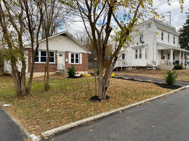 Foto del edificio - Renovated 3 Bed Single Family Ranch Home o...