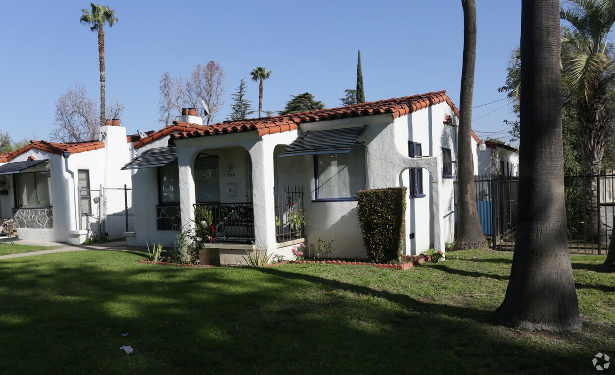 Building Photo - 750 N Euclid Ave