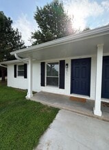 Building Photo - 481 W Spruce St