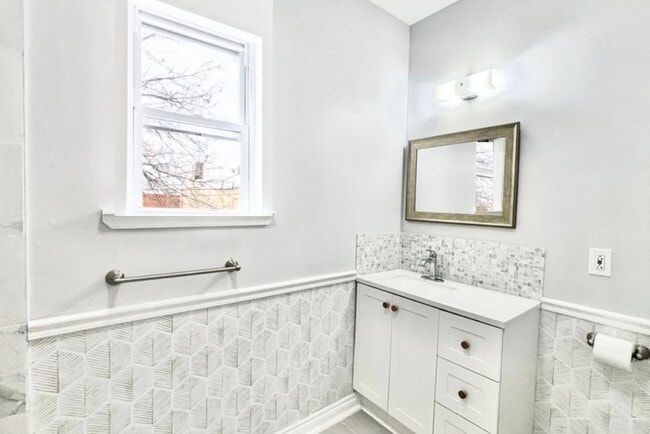 Foto del edificio - 2138 E Birch St