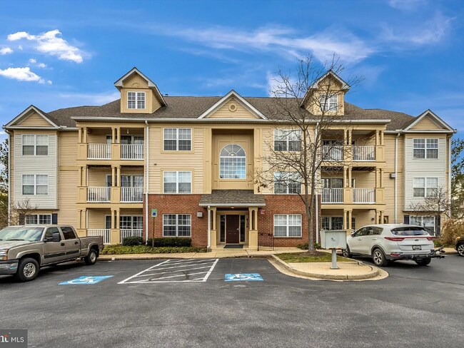 Building Photo - 6109 Springwater Pl