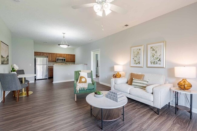 Building Photo - Blankenbaker Crossings Apartment Homes