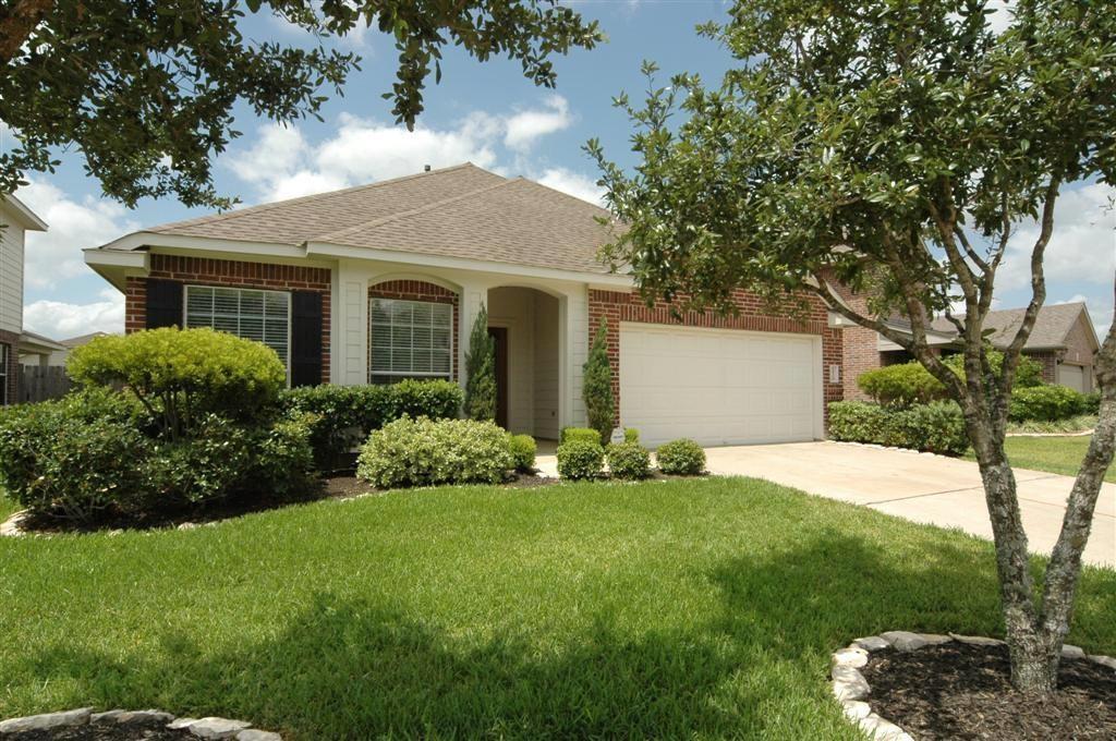 Foto principal - 13110 Rippling Creek Ln