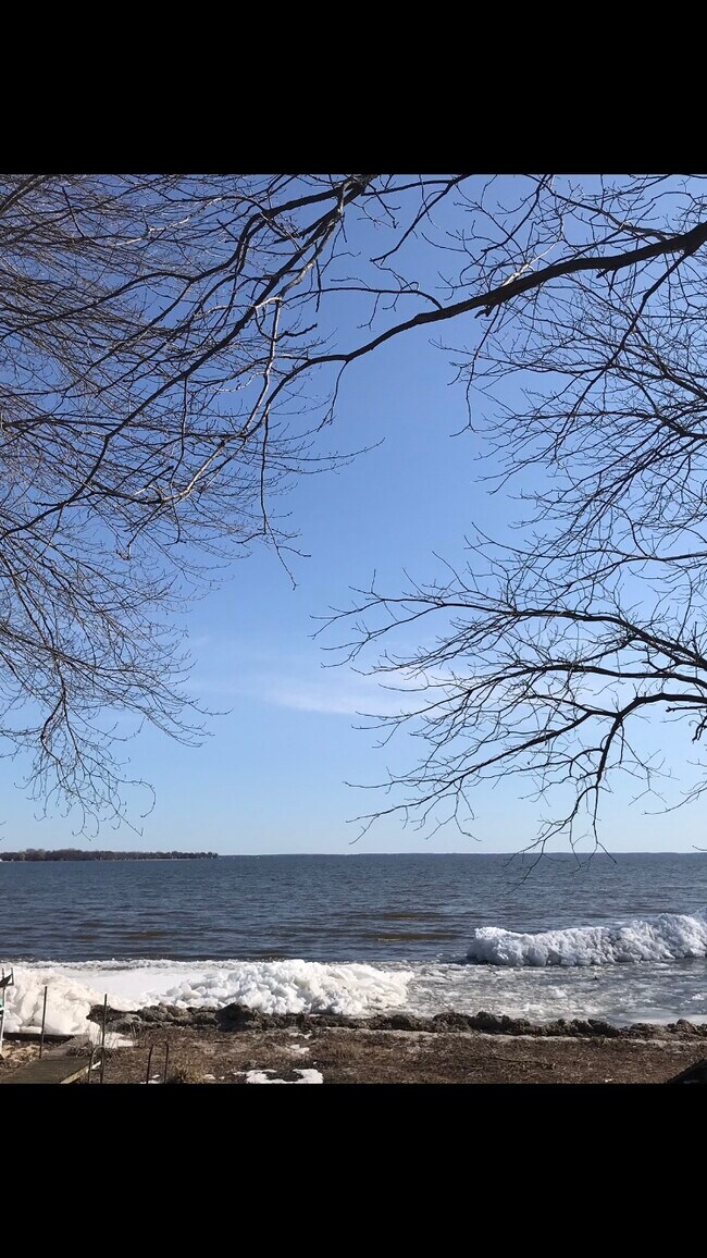 Lake front - 6494 N Paynes Point Rd