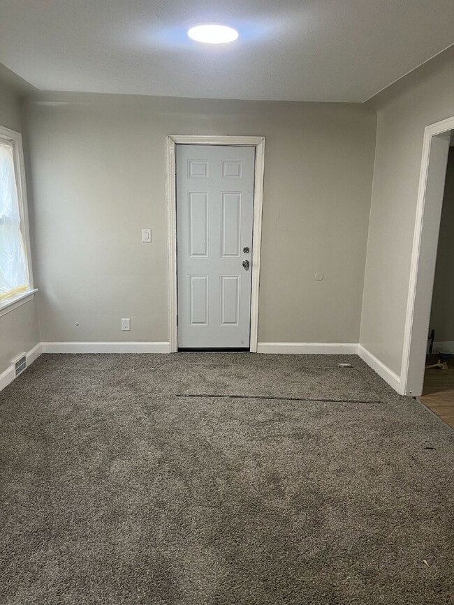 Building Photo - 3-Bedroom Gem on Indiana St with Spacious ...