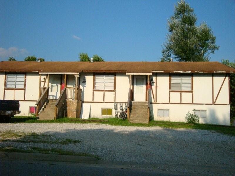 813 N Pleasant St, Springdale, AR 72764 Apartments in Springdale, AR