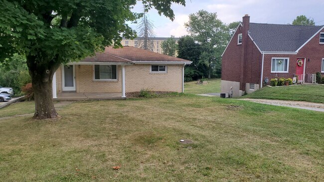 Building Photo - 3 bedroom Ranch Moon Township