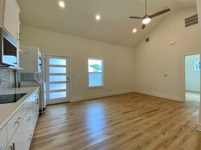 Foto del edificio - 1209 E St Johns Ave