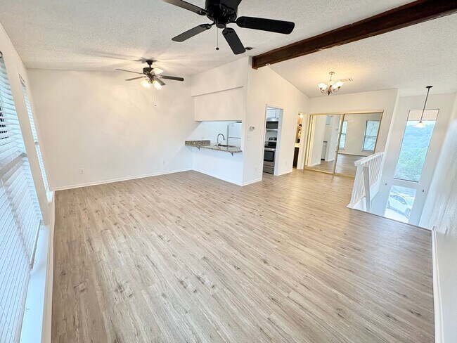 Foto del edificio - ***2 Bedroom 3 Bathroom Townhome for Lease in Horseshoe Bay, TX.***