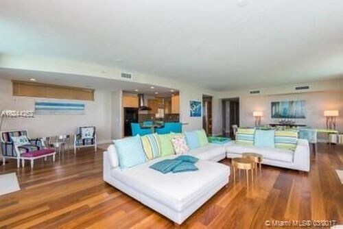 Foto del edificio - 10261 E Bay Harbor Dr