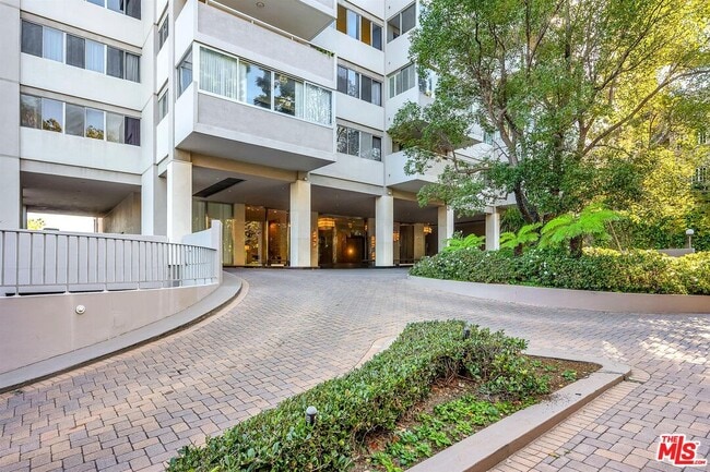 Foto del edificio - 865 Comstock Ave