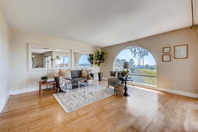 Living room with ocean views - 916 Caminito Estrada
