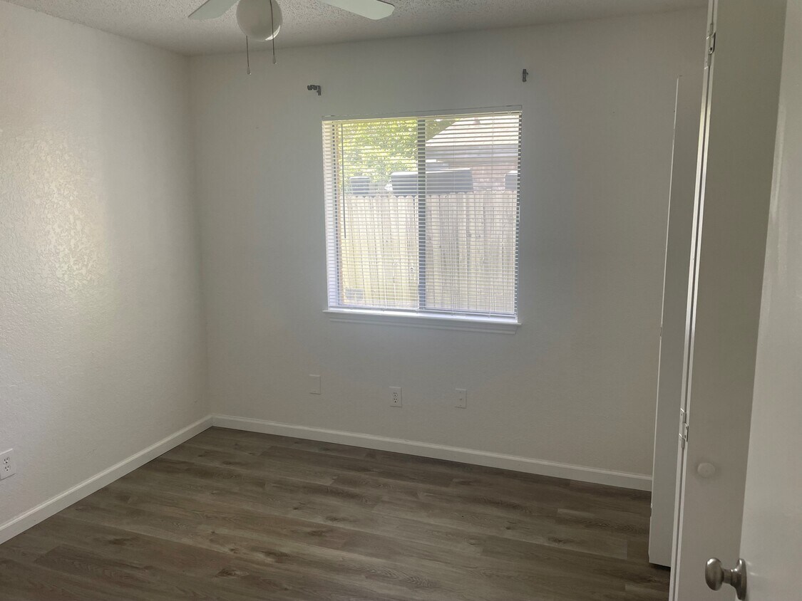2nd Bedroom - 5832 Silver Sage Dr
