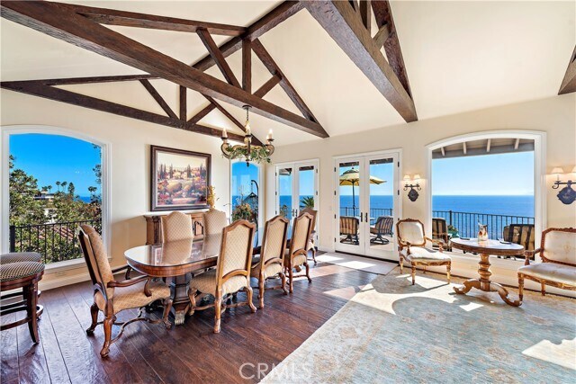 Foto del edificio - 2210 Crestview Dr