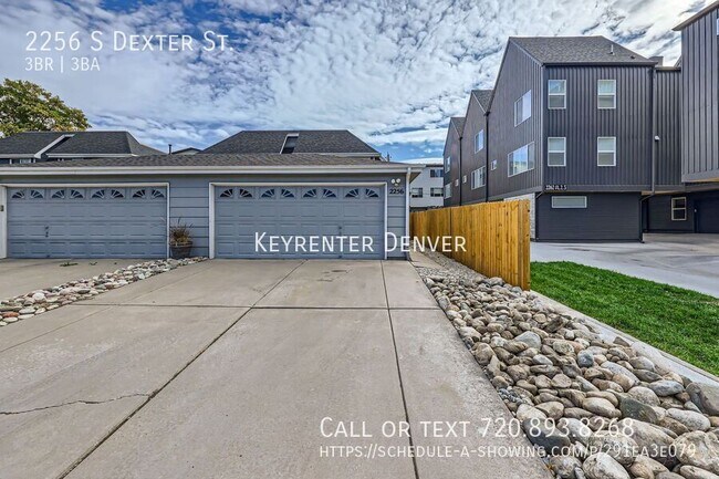 Foto del edificio - Charming 3-Bed Townhouse with Vaulted Ceil...