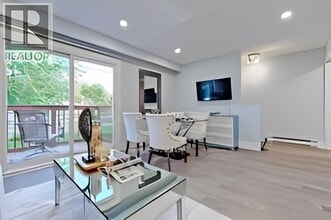 Building Photo - 2 White Abbey Pk