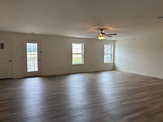 Building Photo - 1708 Fairmont Dr