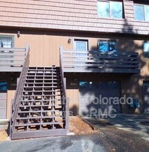 Building Photo - 550 Manor Ct