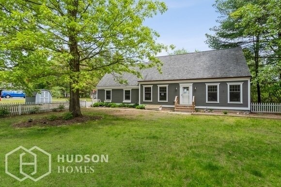 Foto principal - NOW AVAILABLE! 17 Amy Drive, Fort Edward, ...