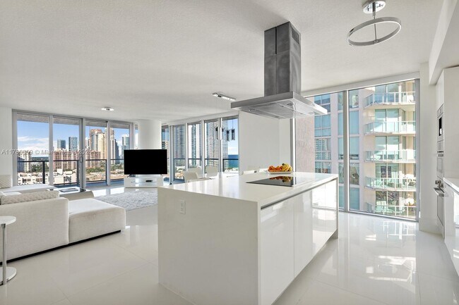 Foto del edificio - 300 Sunny Isles Blvd