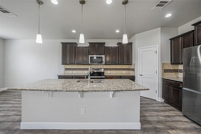 Foto del edificio - Beautiful and Spacious home in great location!