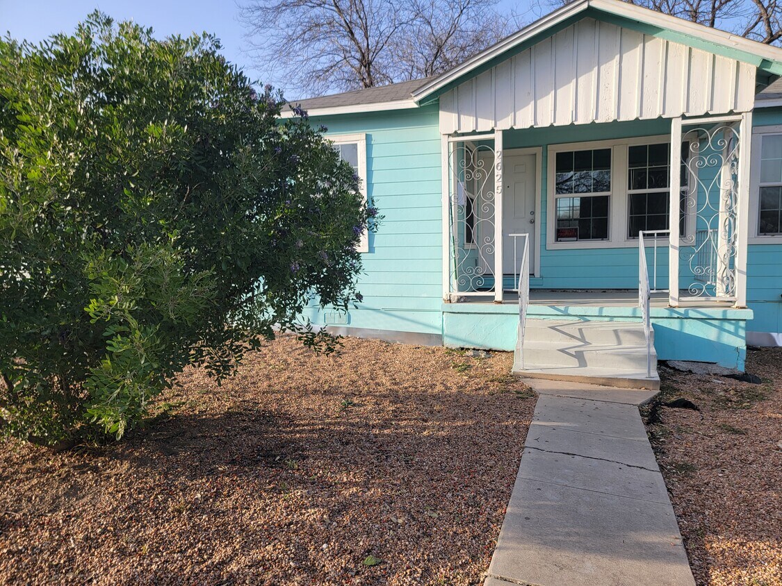Foto principal - 2625 Cincinnati Ave